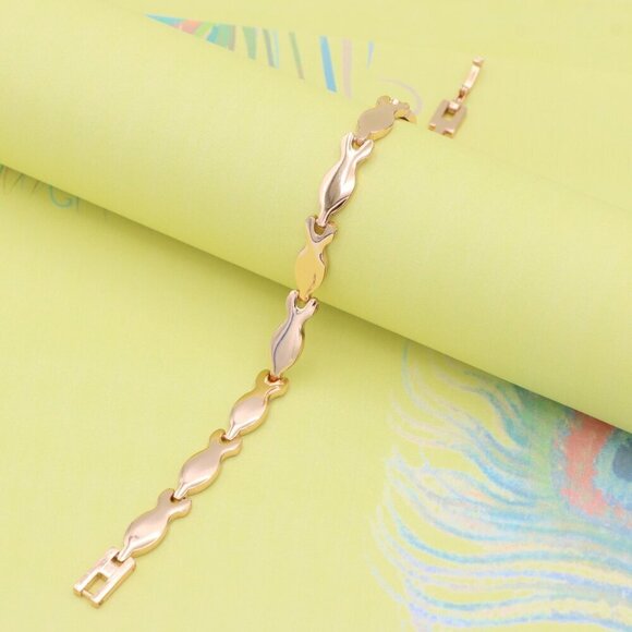 "Elegant Rose Gold Bracelet with Fish-Inspired Link Design, XPBL0857 - Picture 10 of 13